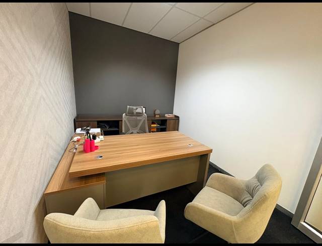 175M² OFFICE TO LET IN FOURWAYS